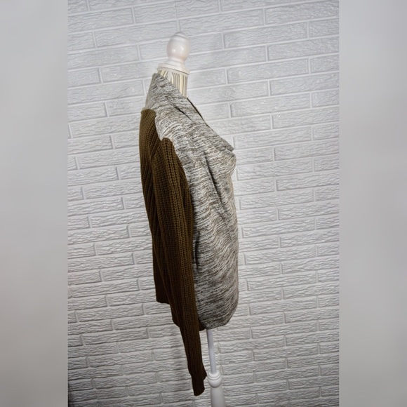 Lisa Rinna | Asymmetrical Zip Up Cardigan - Picture 5 of 8